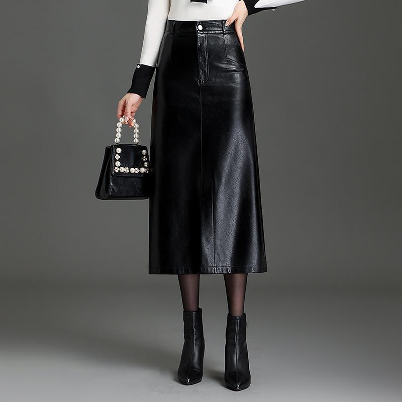 Signature A-Line Leather Skirt